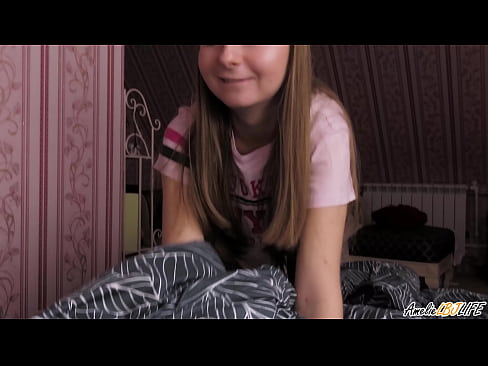❤️ Blondie-k bere BFF-ren sakon zurrupatzen du eta esperma jasotzen du ahoan ❤️ Sexu bideoa pornoan eu.xxxomg.ru ❤